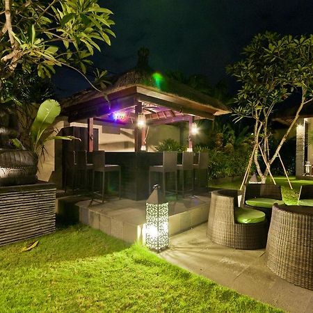 Villa Mahkota Seminyak Esterno foto