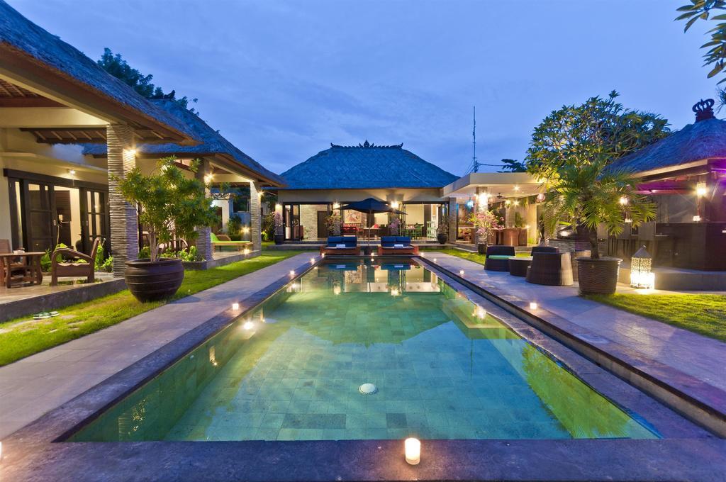 Villa Mahkota Seminyak Esterno foto