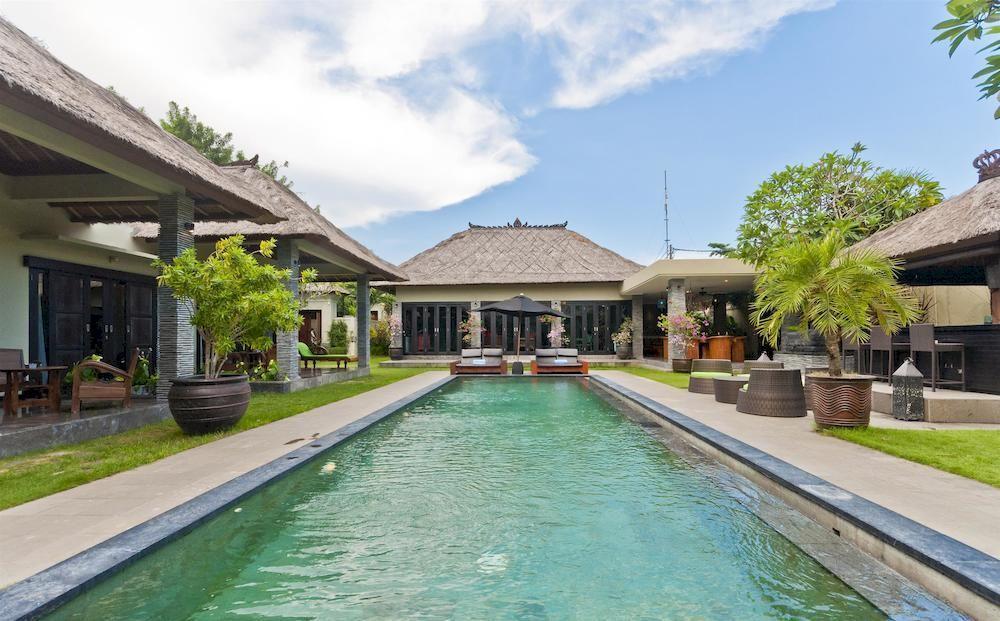 Villa Mahkota Seminyak Esterno foto