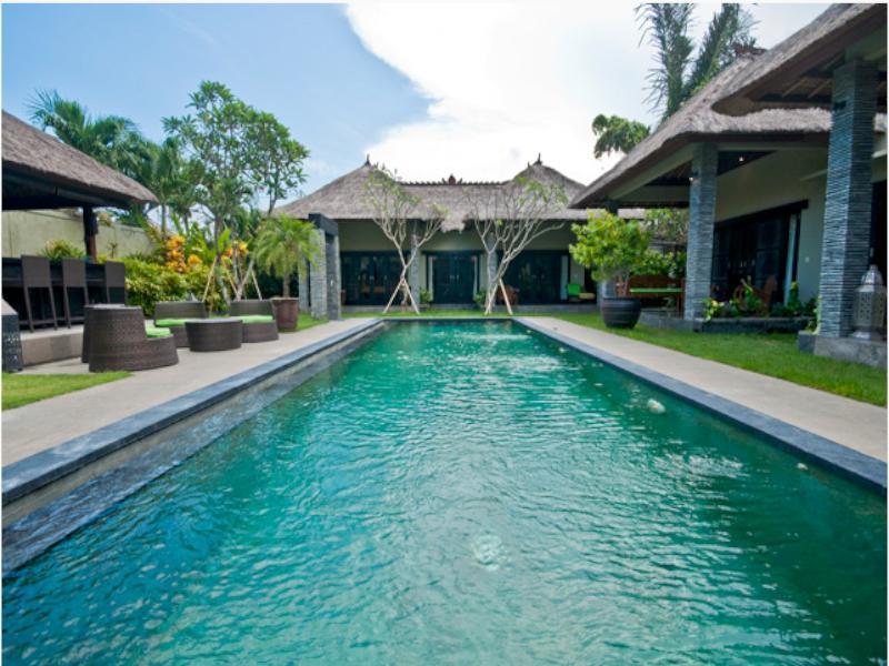 Villa Mahkota Seminyak Esterno foto
