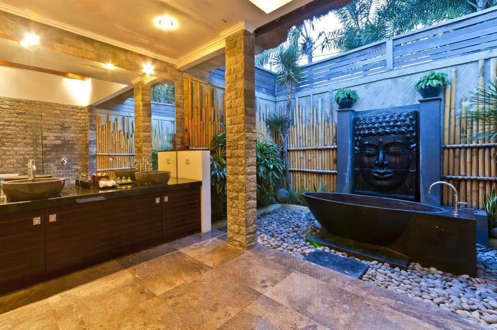 Villa Mahkota Seminyak Esterno foto
