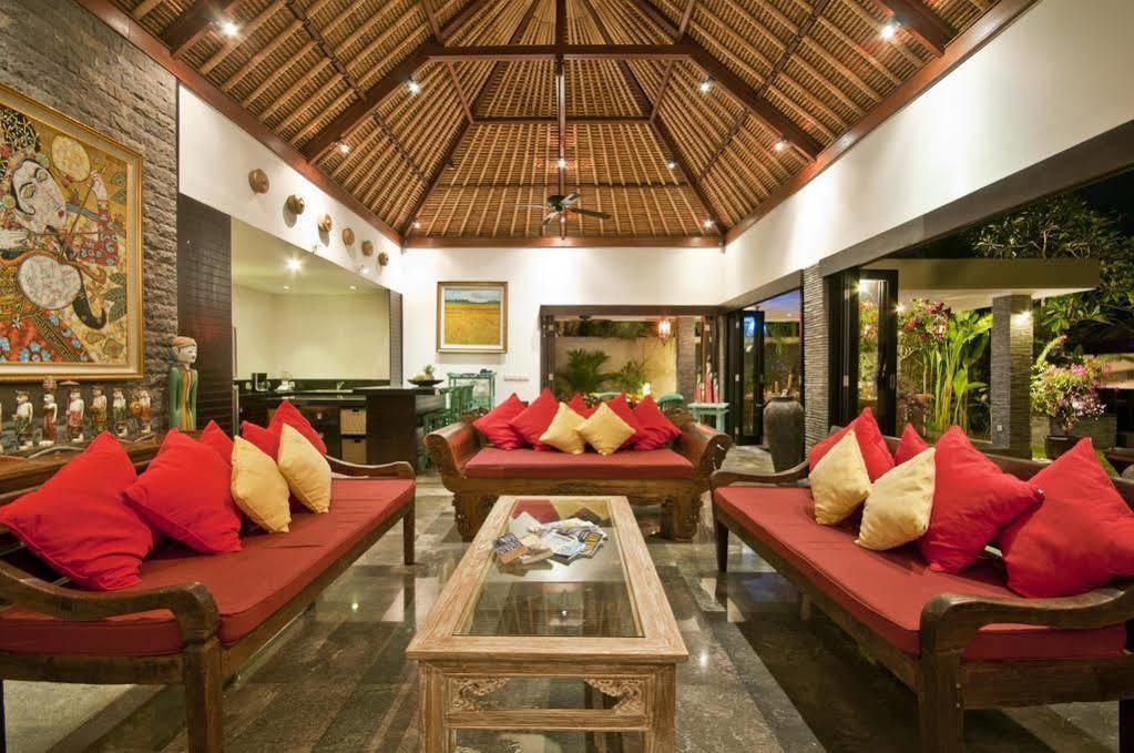 Villa Mahkota Seminyak Esterno foto